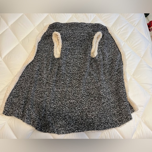 Sequined fleece vest cardigan from Macys - Picture 4 of 4